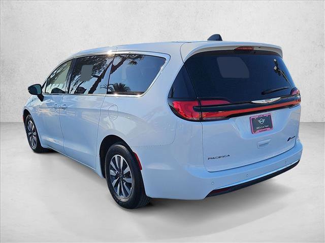 Used 2024 Chrysler Pacifica Limited FWD image 8