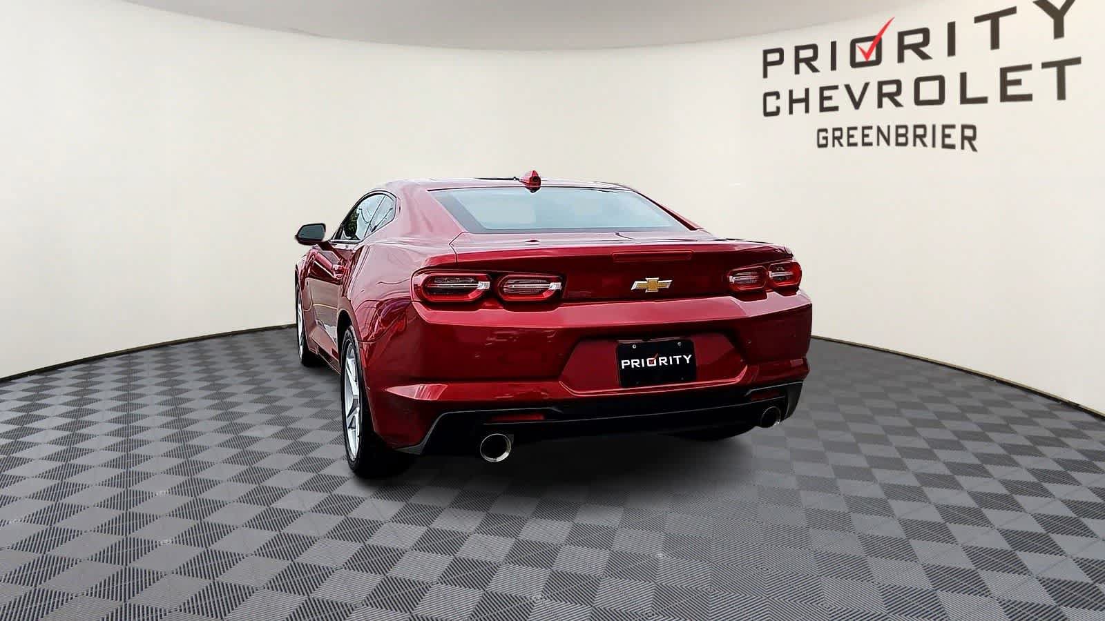 Used 2024 Chevrolet Camaro LT RWD image 7