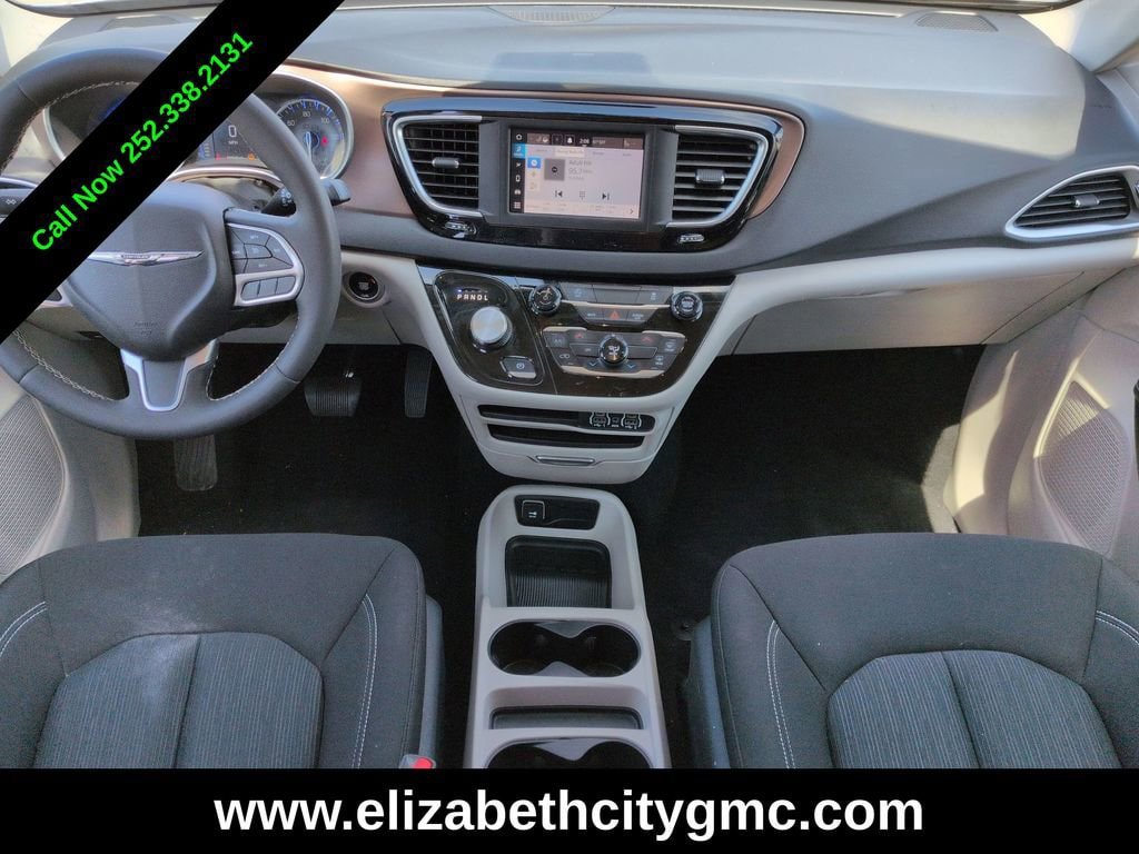 Used 2024 Chrysler Voyager LX FWD image 18
