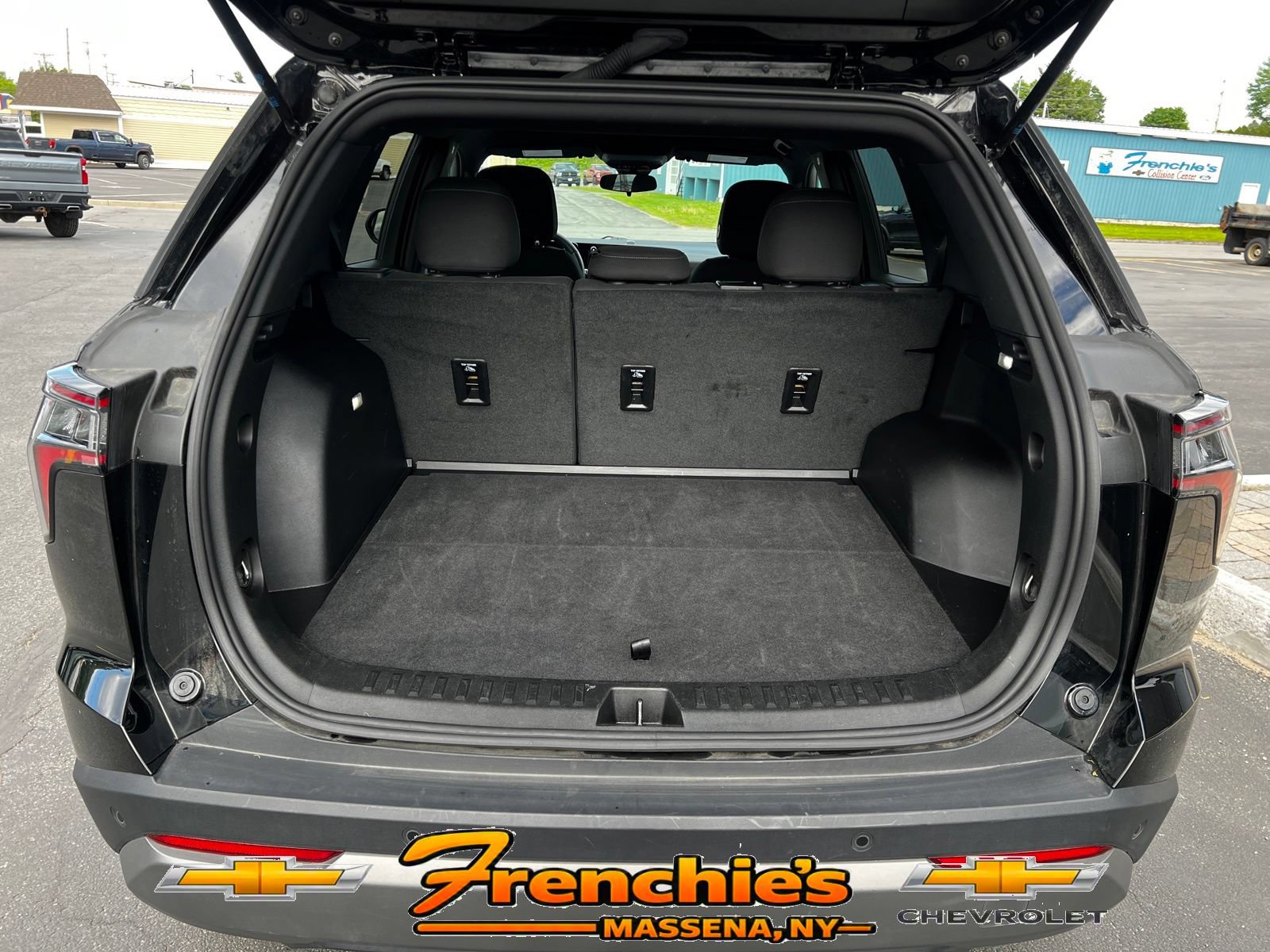 Used 2025 Chevrolet Equinox LT AWD/4WD image 5