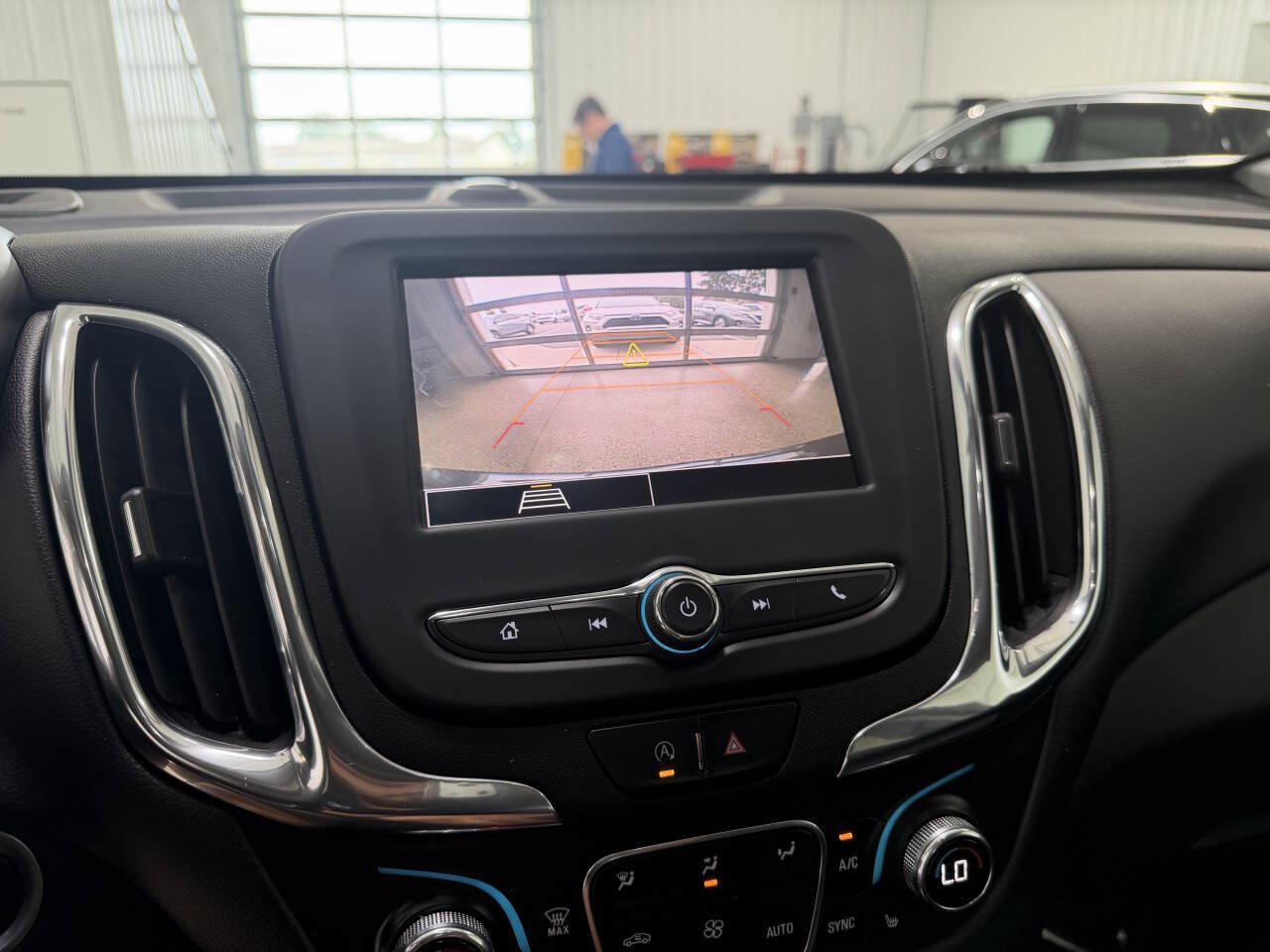 Used 2023 Chevrolet Equinox LT FWD image 12