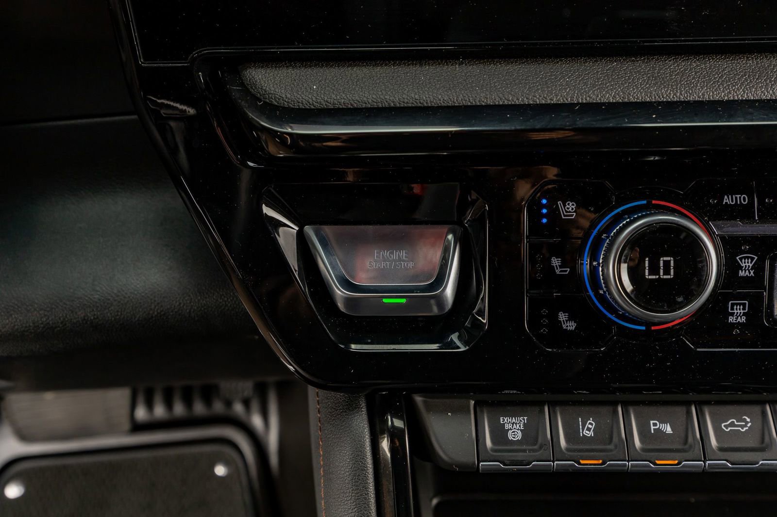 Used 2025 GMC Sierra 2500 AT4 w/ AT4 Premium Plus Package image 22