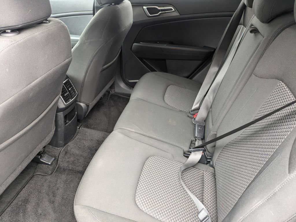 Used 2024 Kia Sportage LX image 27