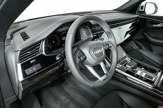 Used 2025 Audi Q8 Premium AWD/4WD image 7