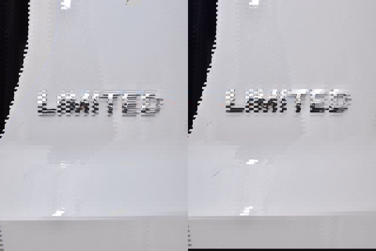 Used 2018 Ford Explorer Limited w/ Equipment Group 301A image 43