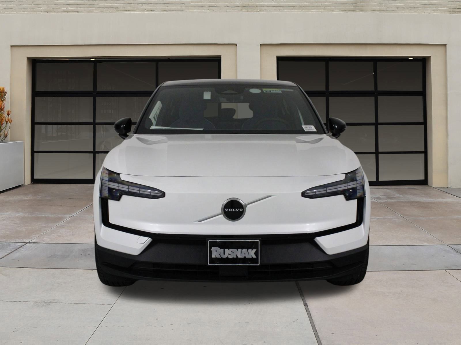 New 2025 Volvo EX30 Plus w/ Protection Package Premier image 2