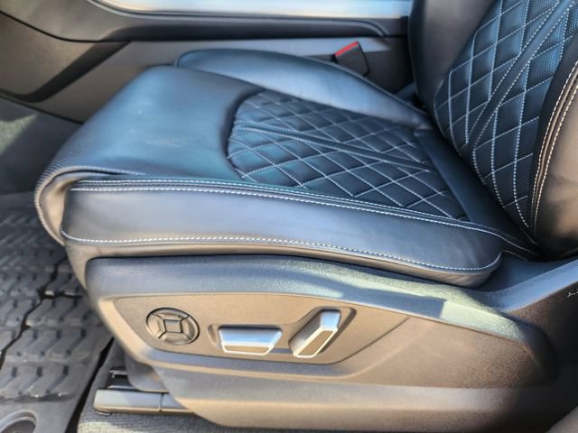 Used 2024 Audi Q7 3.0T Prestige AWD/4WD image 28