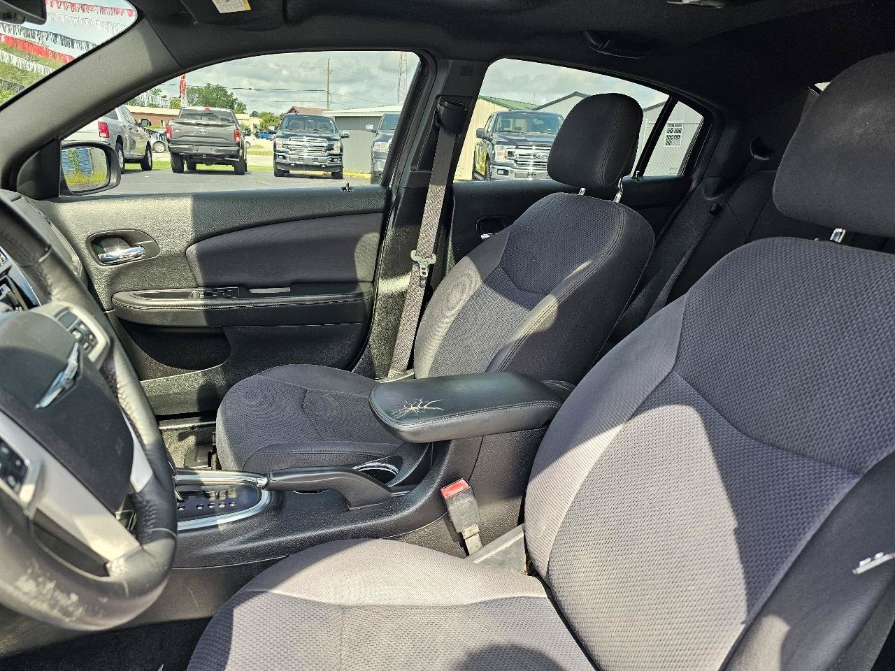 Used 2013 Chrysler 200 Touring w/ S Exterior Appearance Pkg FWD image 6