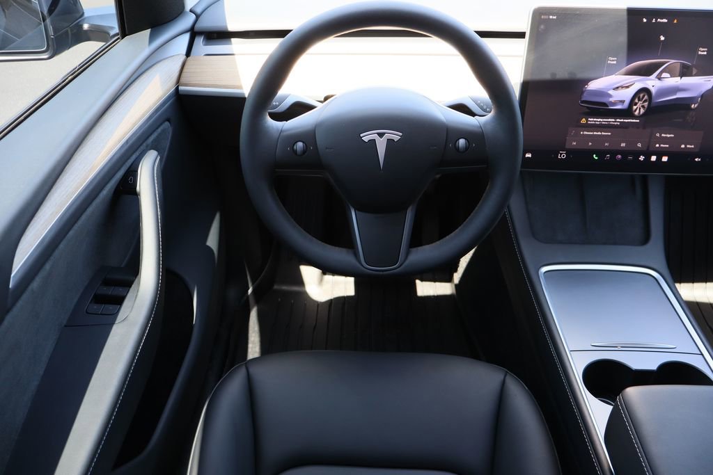 Used 2023 Tesla Model Y Long Range image 19