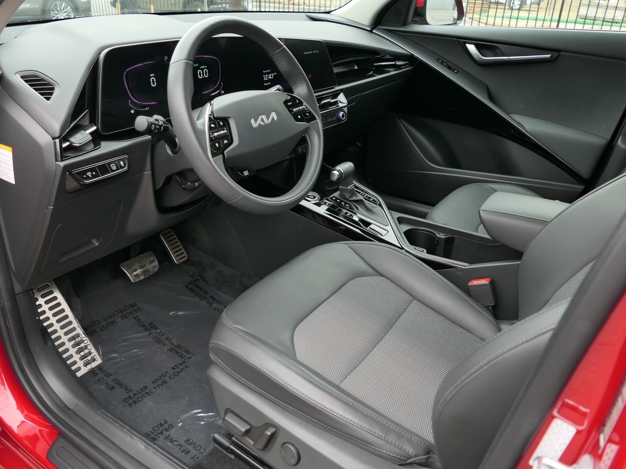 Used 2023 Kia Niro EX Touring image 12