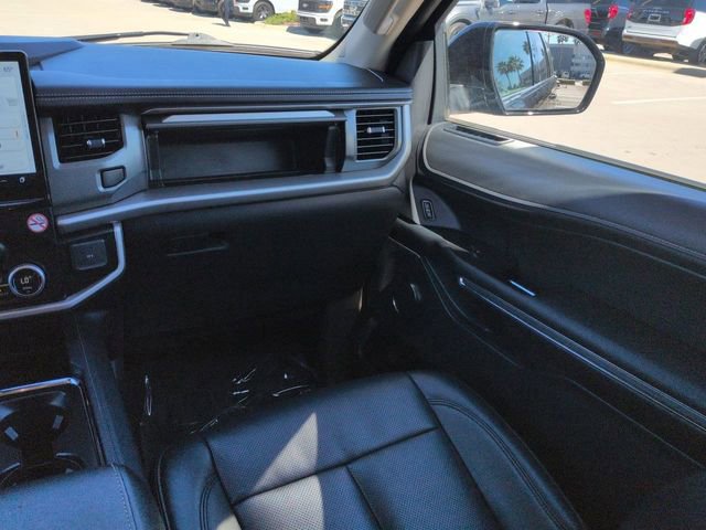 Used 2024 Ford Expedition XLT image 17