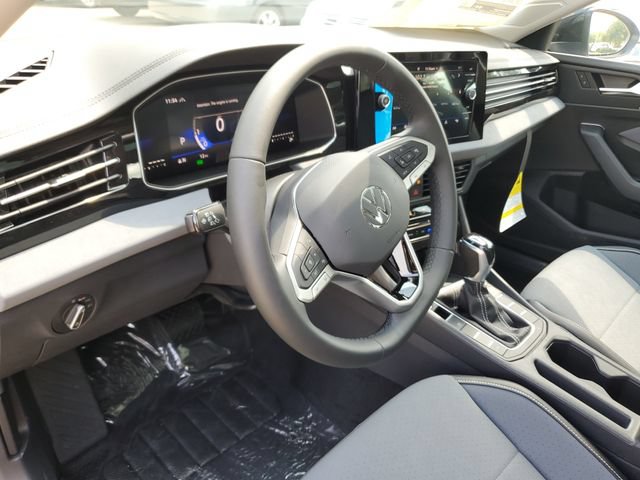 New 2026 Volkswagen Jetta SE FWD image 18