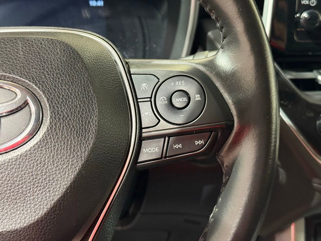 Certified 2023 Toyota Corolla Cross XLE image 24