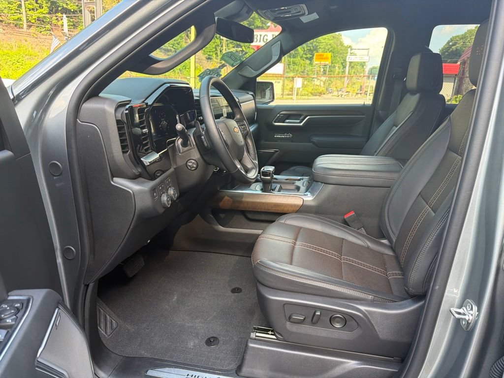 Certified 2026 Chevrolet Silverado 1500 High Country AWD/4WD image 8