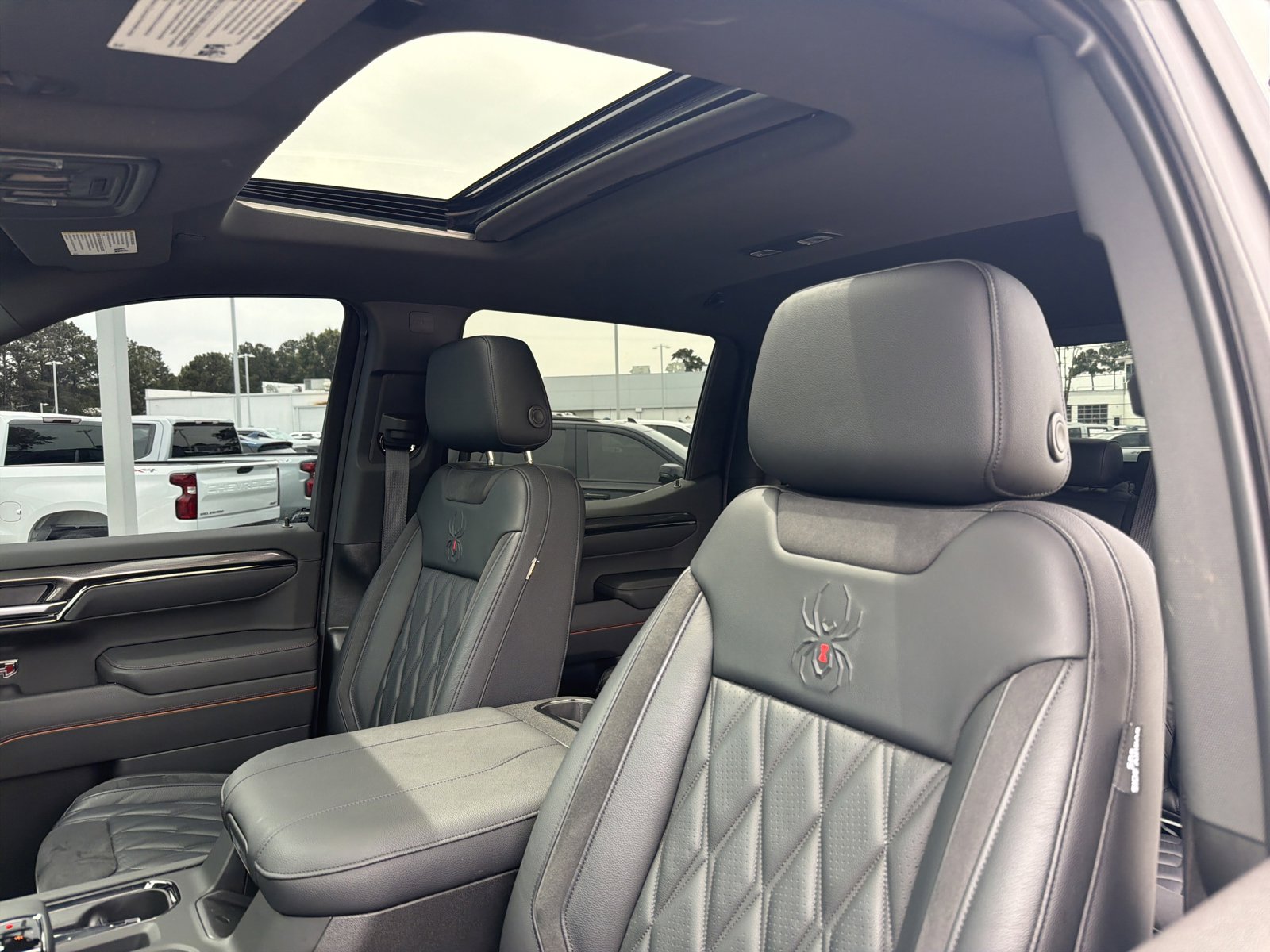 Used 2025 GMC Sierra 1500 AT4 w/ AT4 Premium Package AWD/4WD image 28
