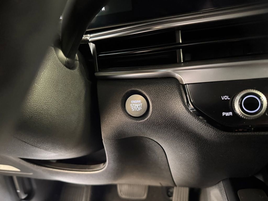Certified 2025 Kia Sorento S image 29