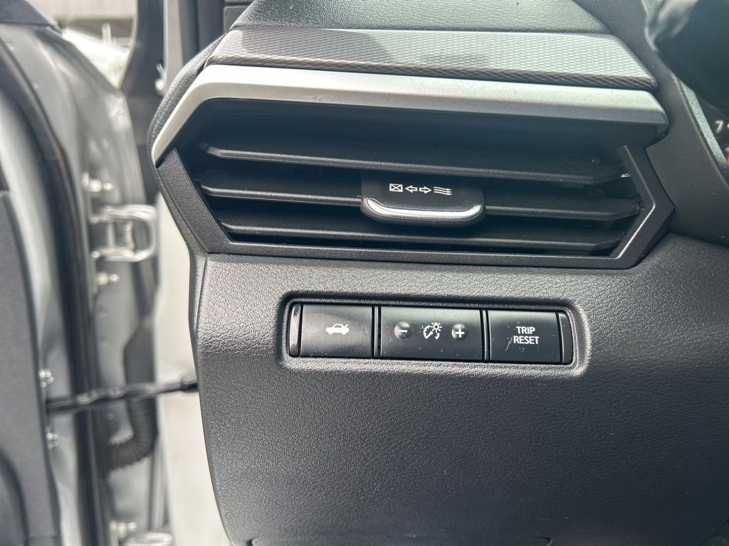 Certified 2023 Nissan Altima 2.5 SR FWD image 19