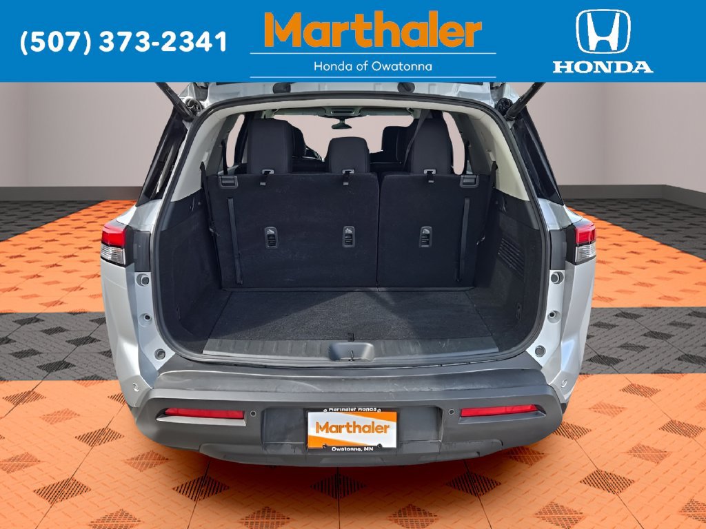 Used 2025 Nissan Pathfinder SV FWD image 15
