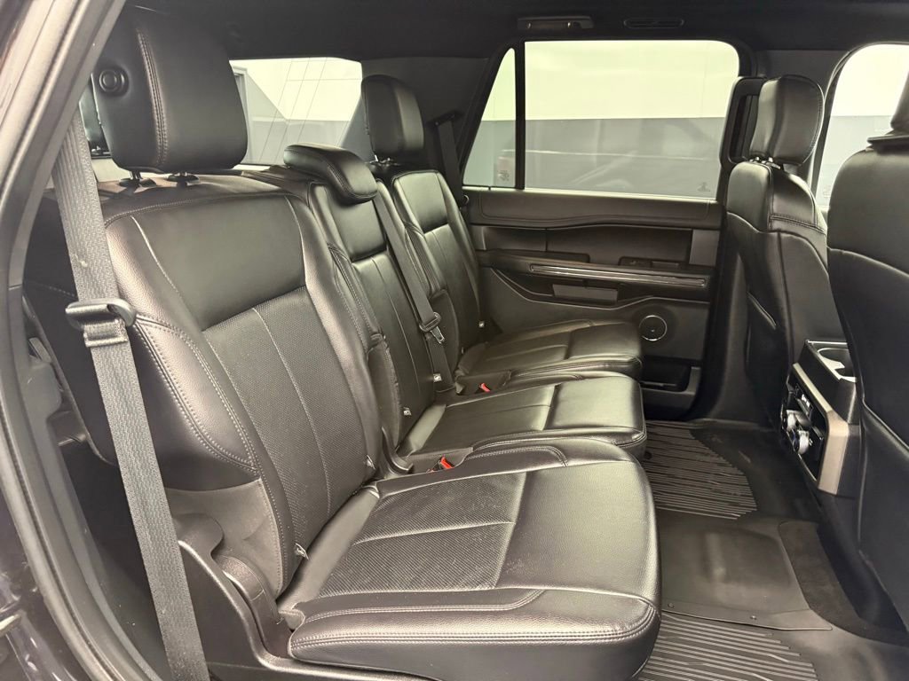 Used 2020 Ford Expedition XLT w/ Equipment Group 202A AWD/4WD image 55