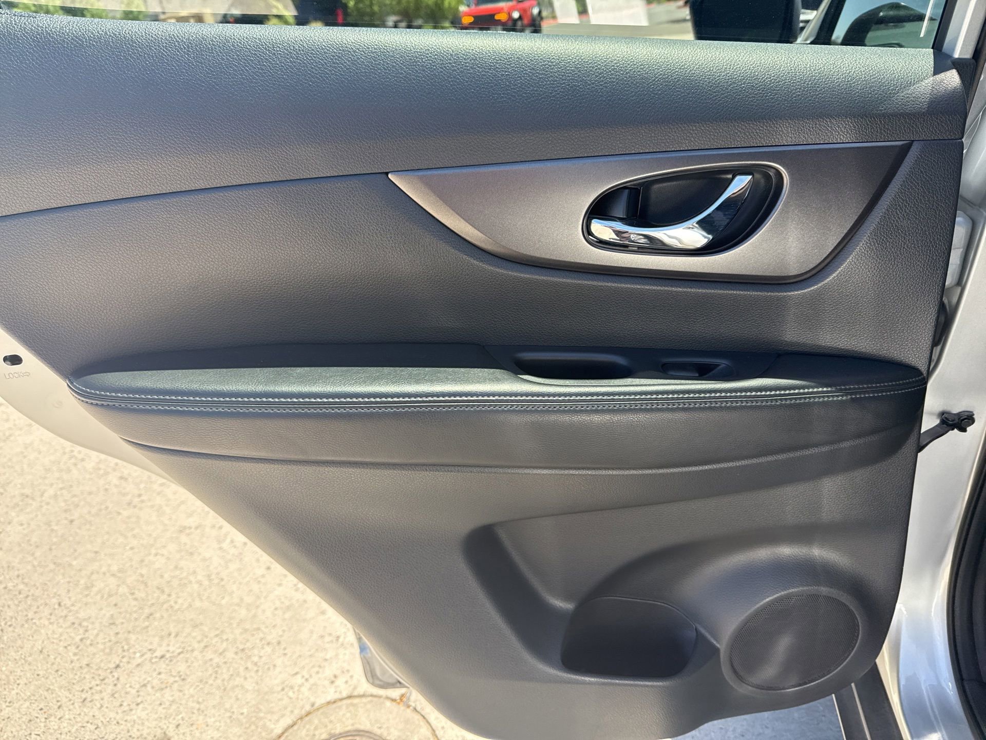 Used 2015 Nissan Rogue SV AWD/4WD image 22