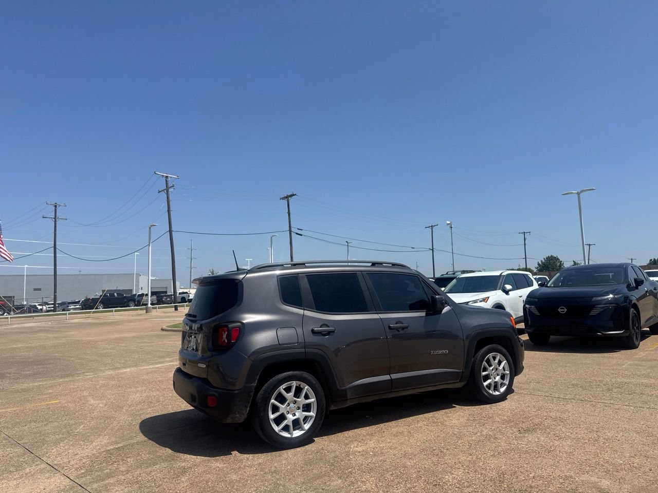 Used 2019 Jeep Renegade Latitude FWD image 21