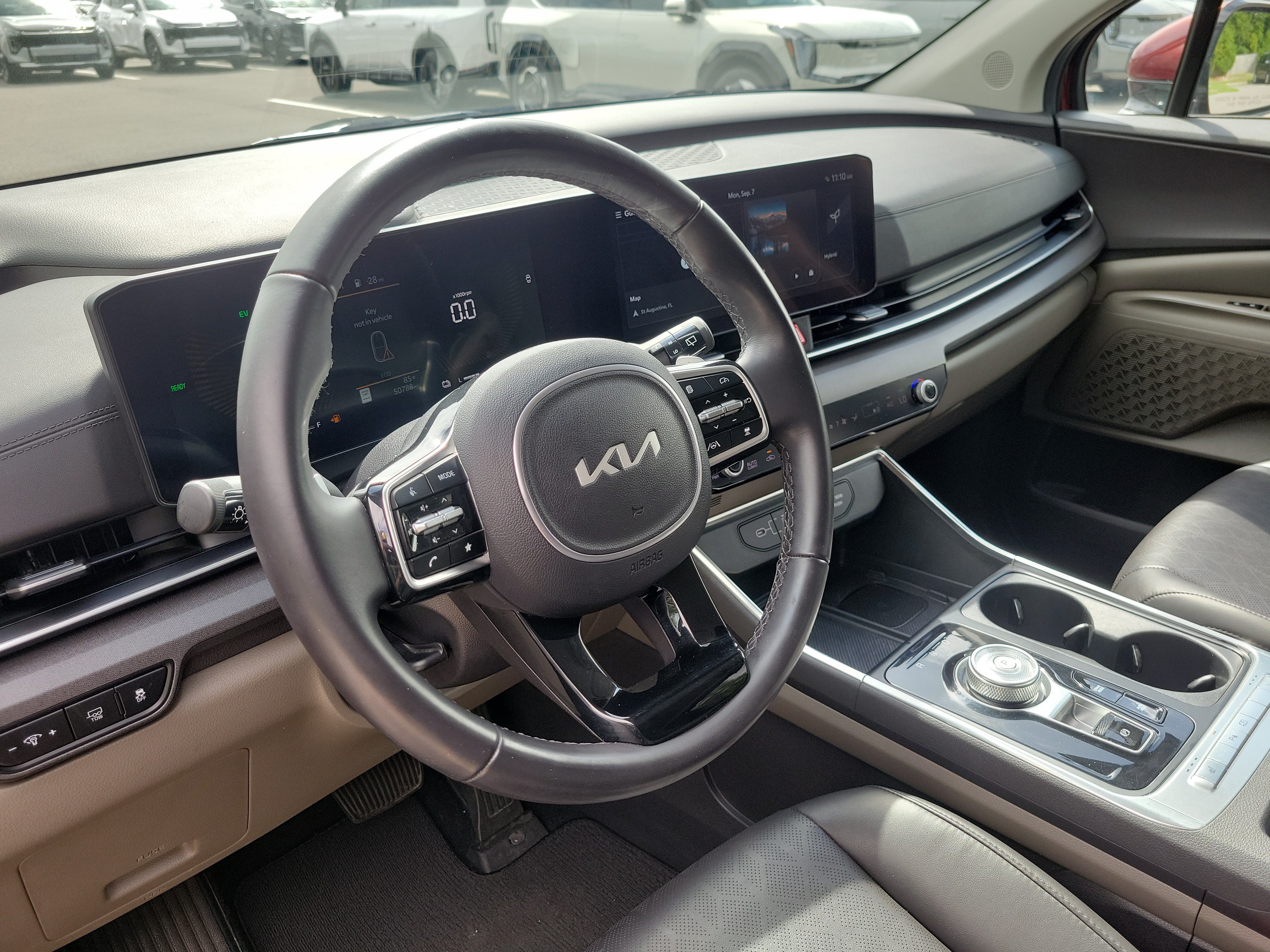 Certified 2025 Kia Carnival EX FWD image 21