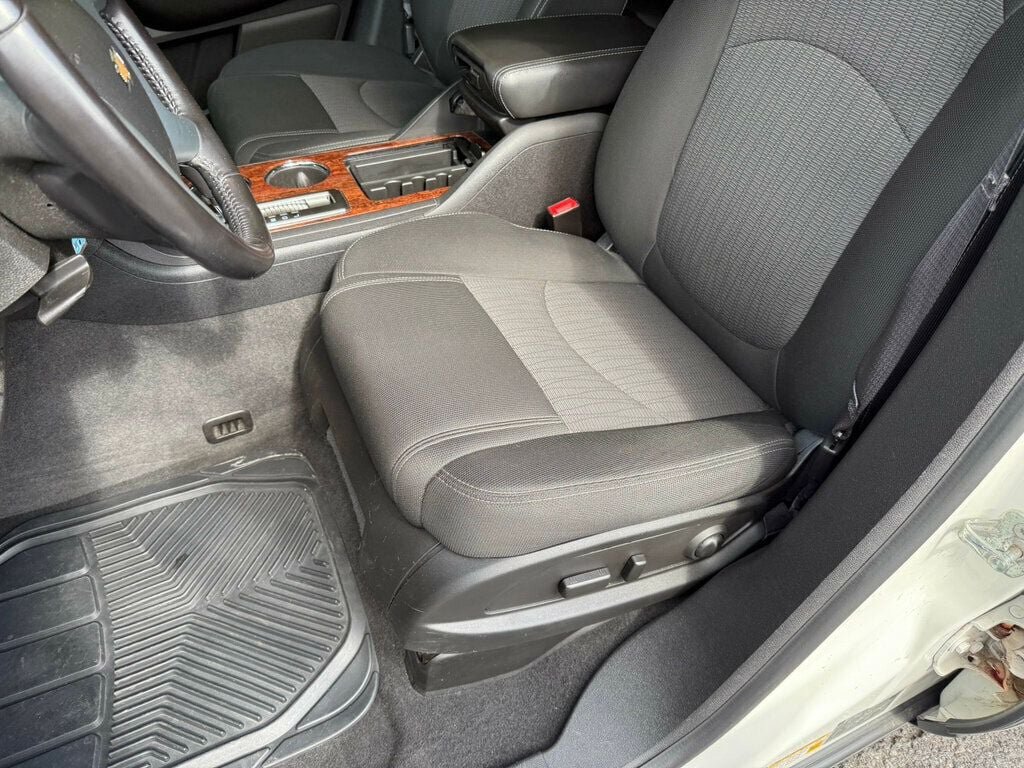 Used 2013 Chevrolet Traverse LT AWD/4WD image 19