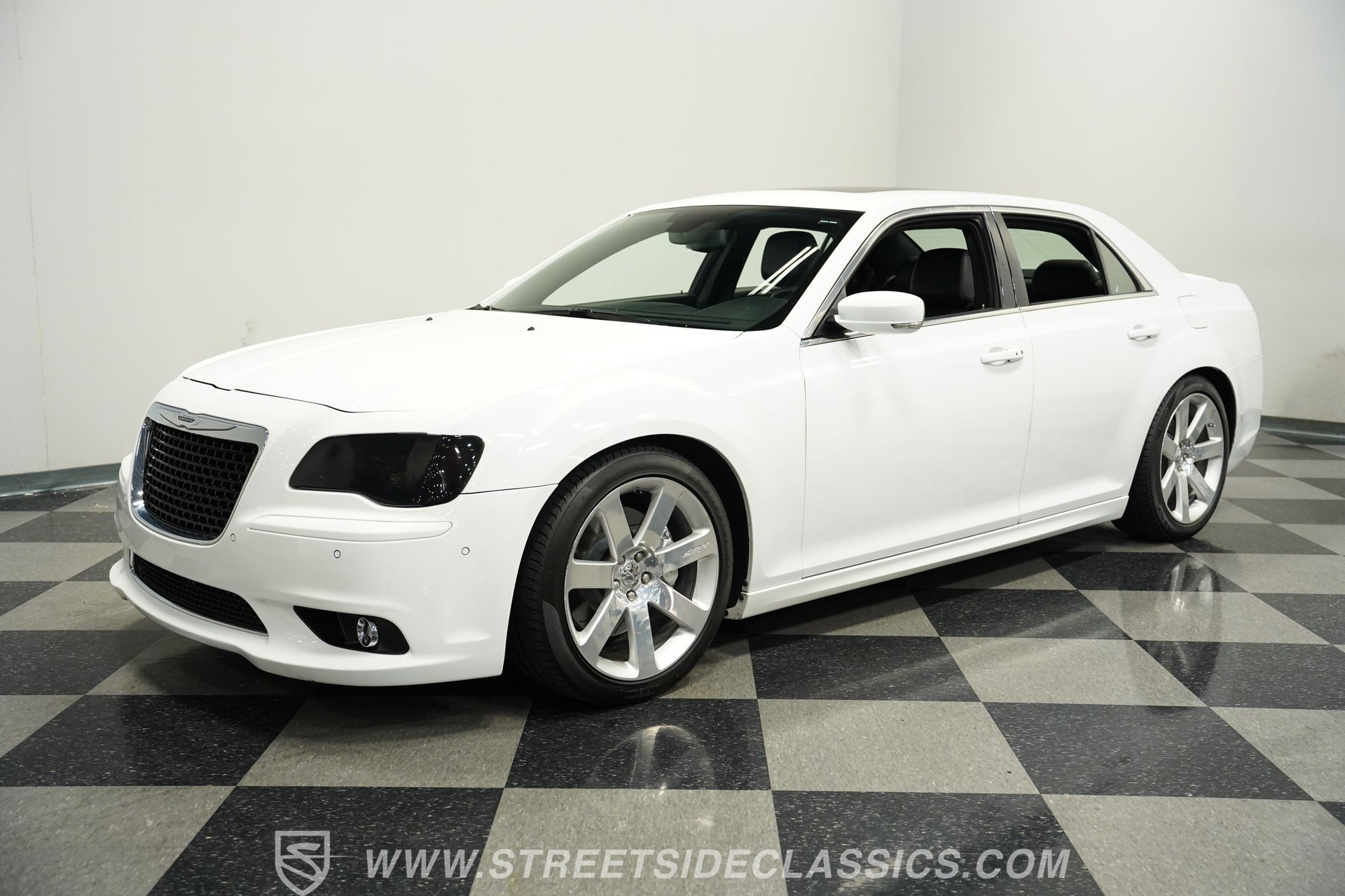 Used 2012 Chrysler 300 SRT8 w/ 19-Premium Speaker Group image 5