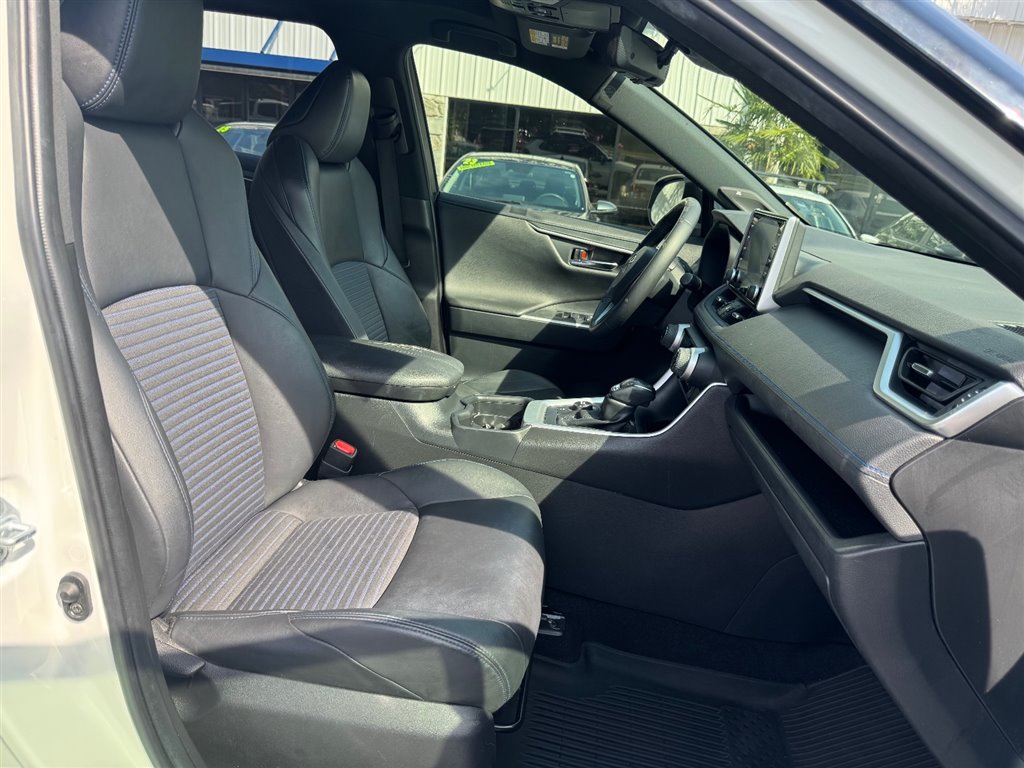 Used 2021 Toyota RAV4 XSE w/ XSE Grade Weather Package AWD/4WD image 19