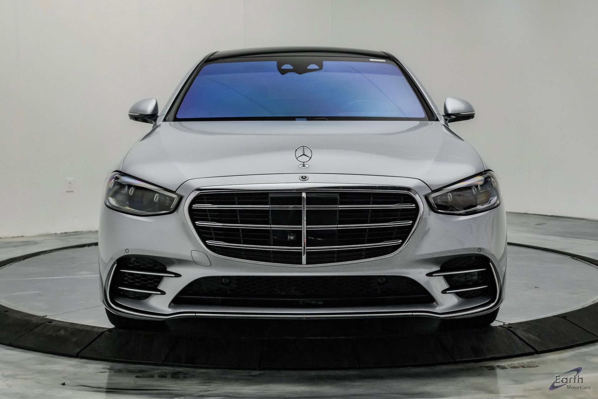 Used 2022 Mercedes-Benz S 580 4MATIC Sedan w/ AMG Line Package image 36