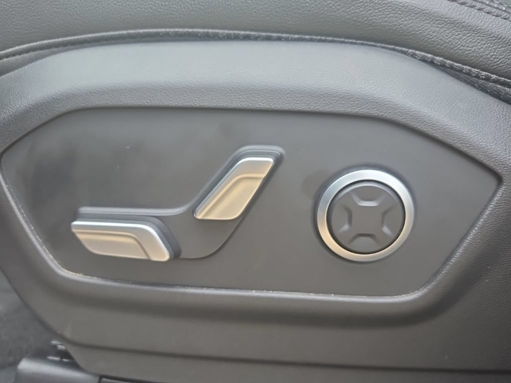 Used 2024 Hyundai Santa Fe Limited AWD/4WD image 21