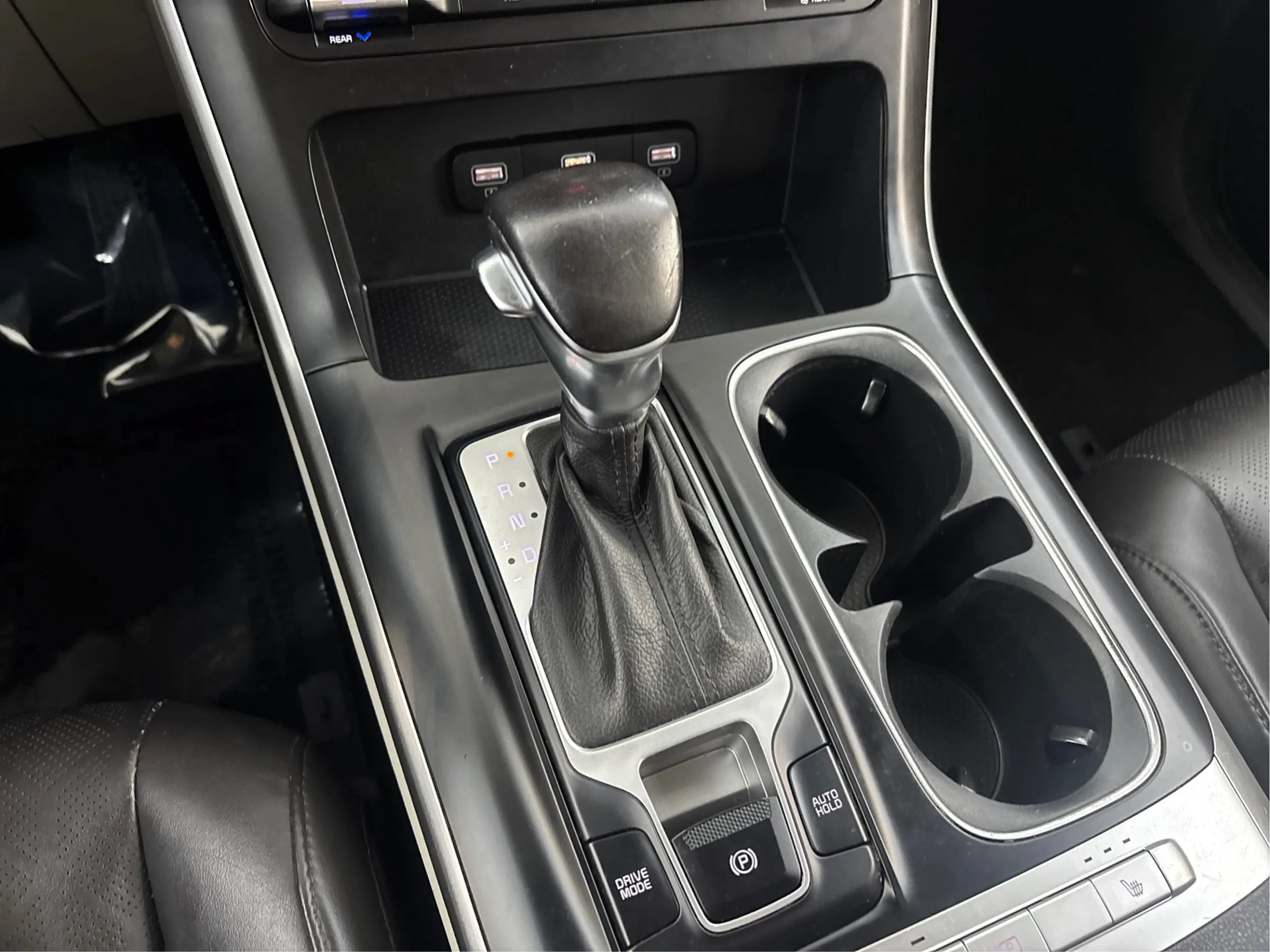 Used 2022 Kia Carnival LX FWD image 45