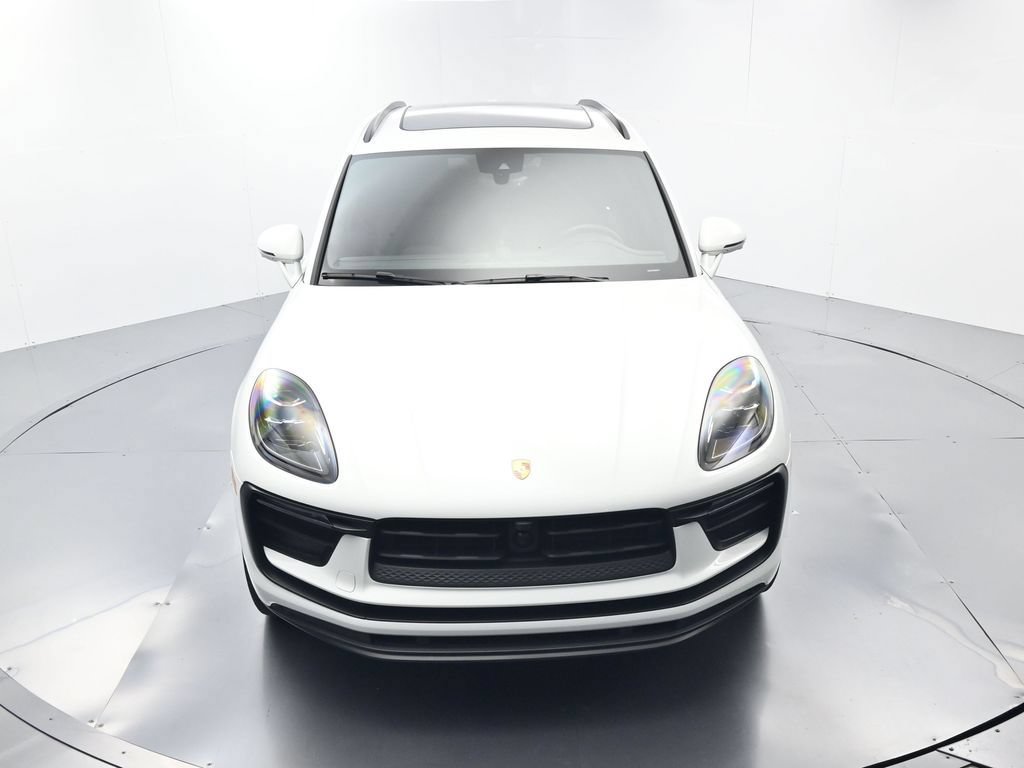 Certified 2026 Porsche Macan AWD/4WD image 43