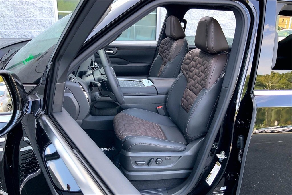 New 2026 Nissan Armada Platinum Reserve image 9