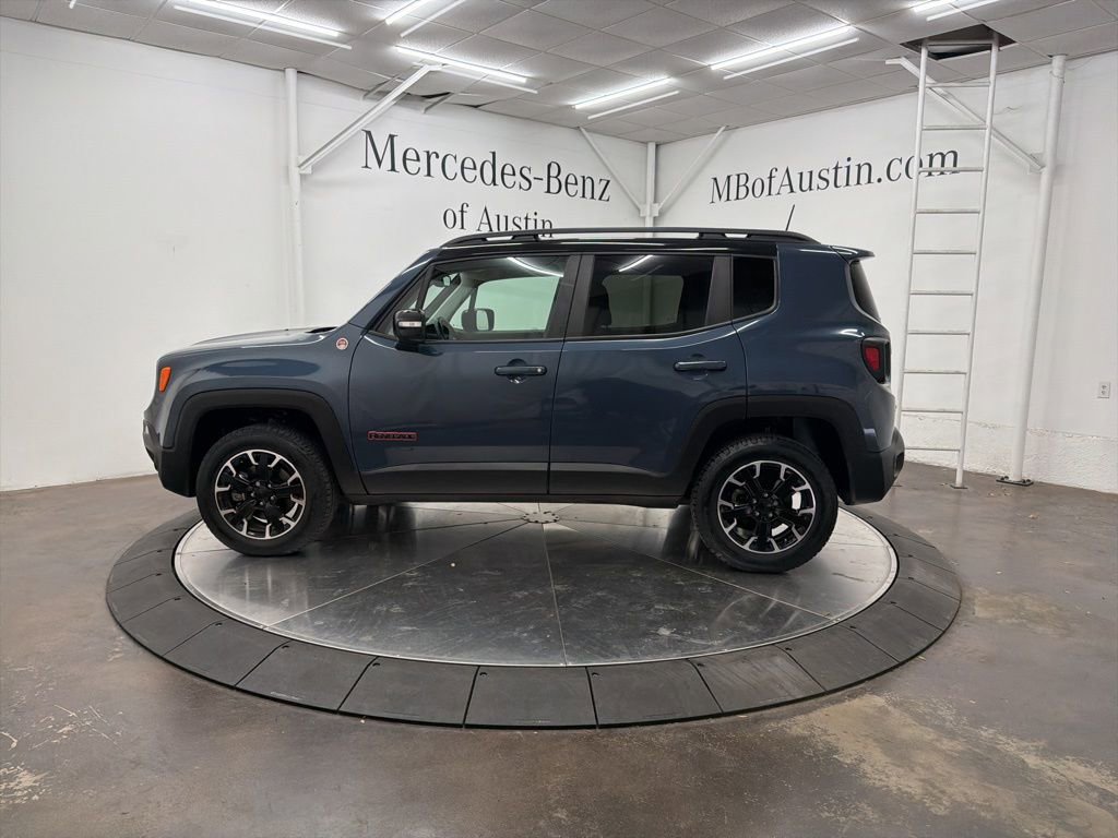 Used 2023 Jeep Renegade Trailhawk w/ Trailhawk Elite Group AWD/4WD image 4