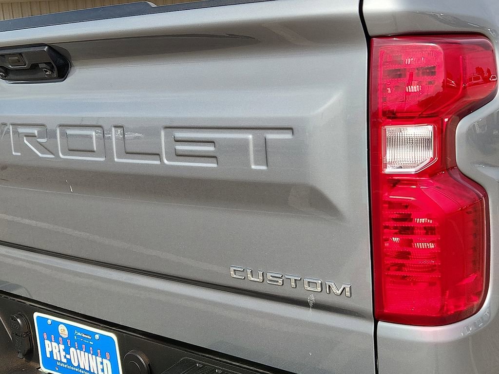 Used 2023 Chevrolet Silverado 1500 Custom AWD/4WD image 11