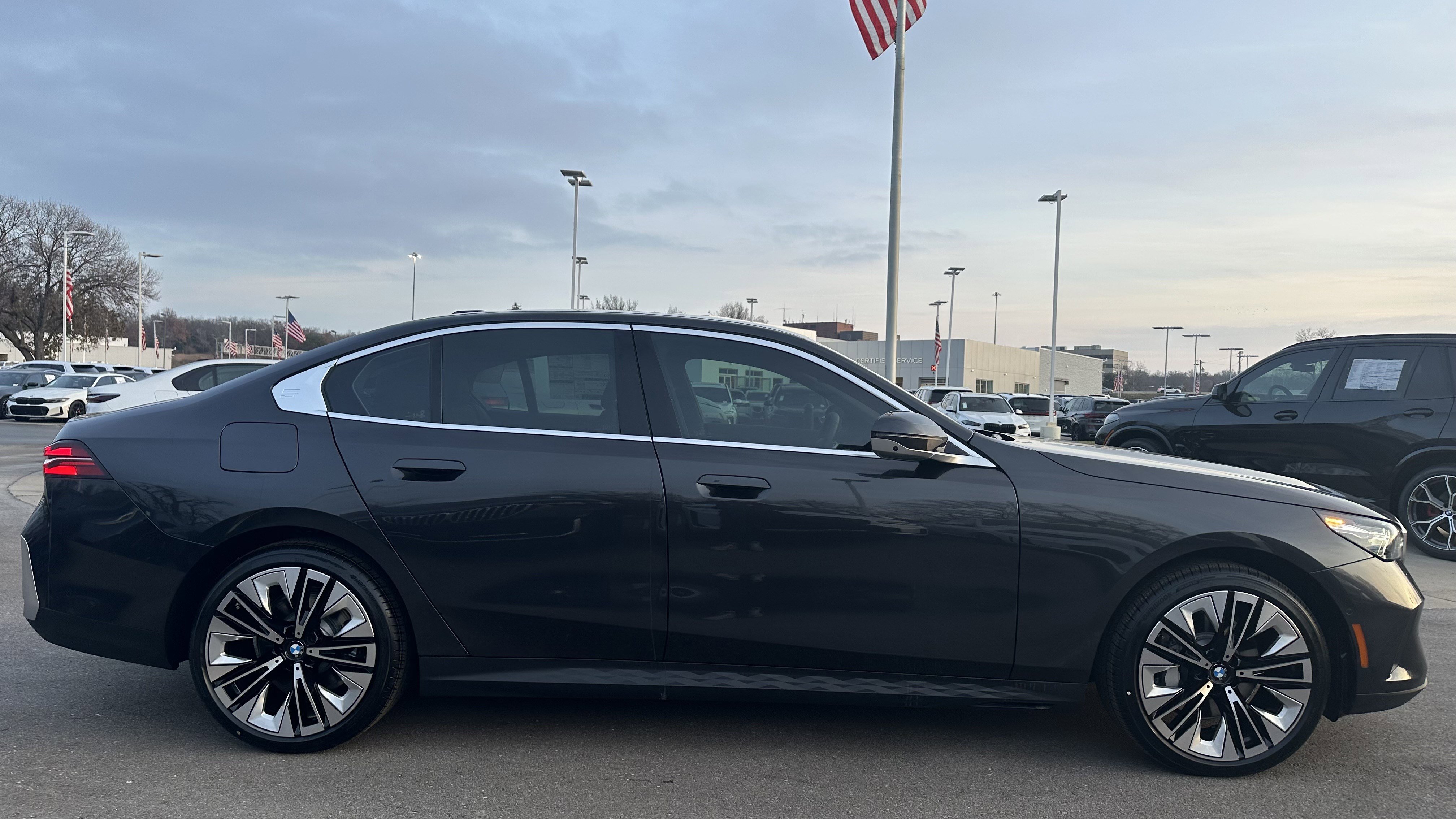 Used 2026 BMW 530i xDrive w/ Premium Package image 11