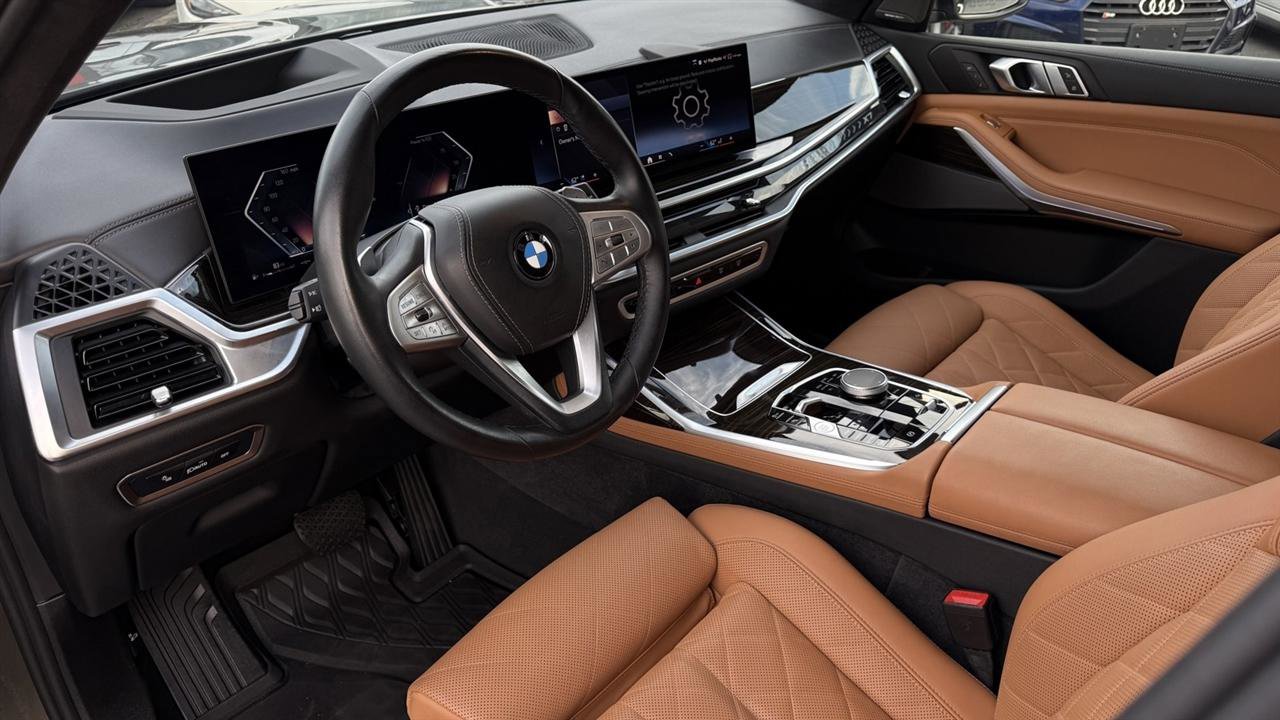 Used 2024 BMW X7 xDrive40i image 27
