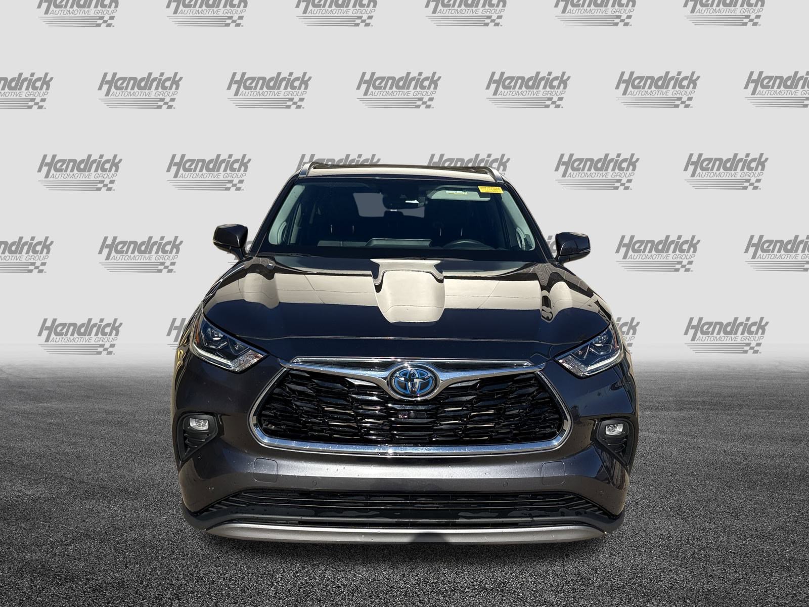 Used 2022 Toyota Highlander Platinum image 3