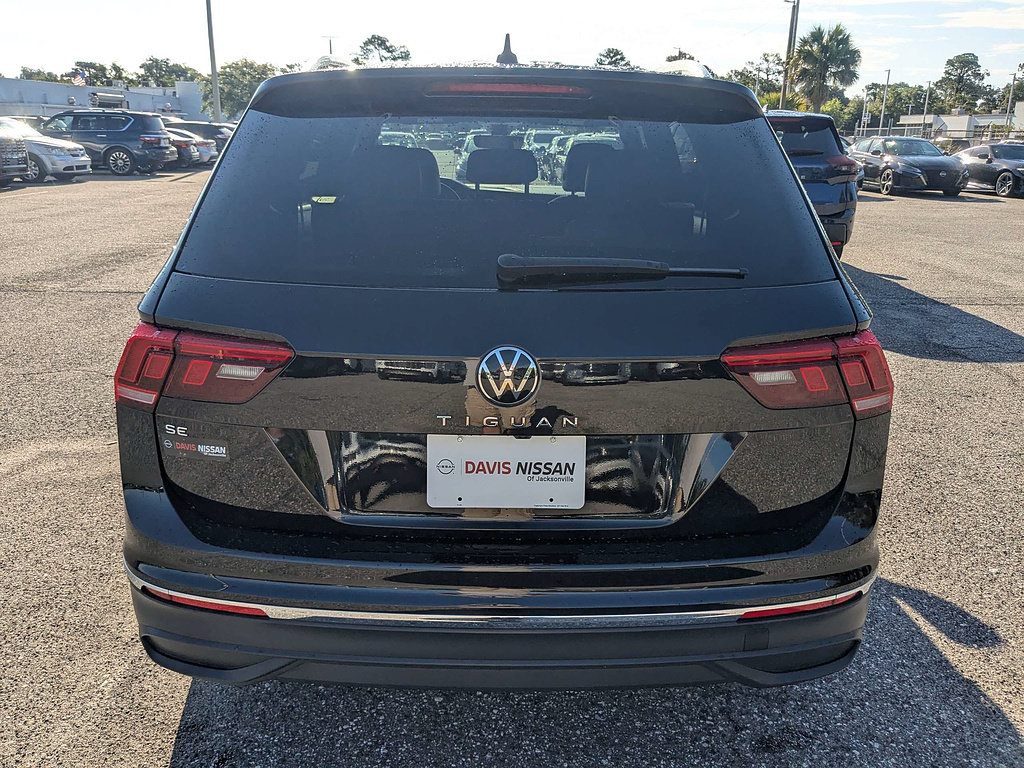 Used 2024 Volkswagen Tiguan SE FWD image 4