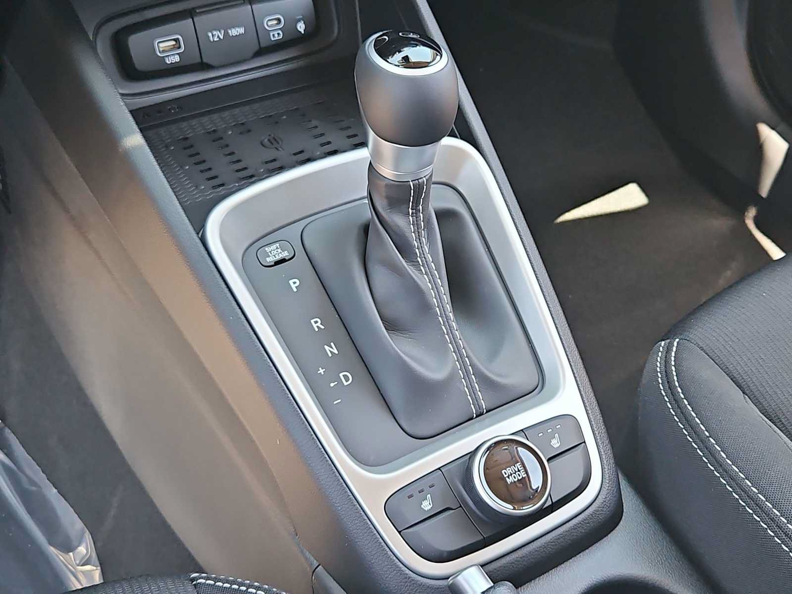 Certified 2026 Hyundai Venue SEL FWD image 31