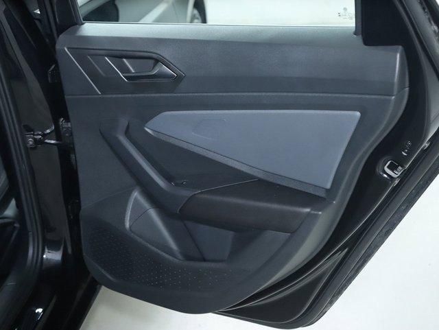 Used 2025 Volkswagen Jetta SE w/ Sunroof Package image 30