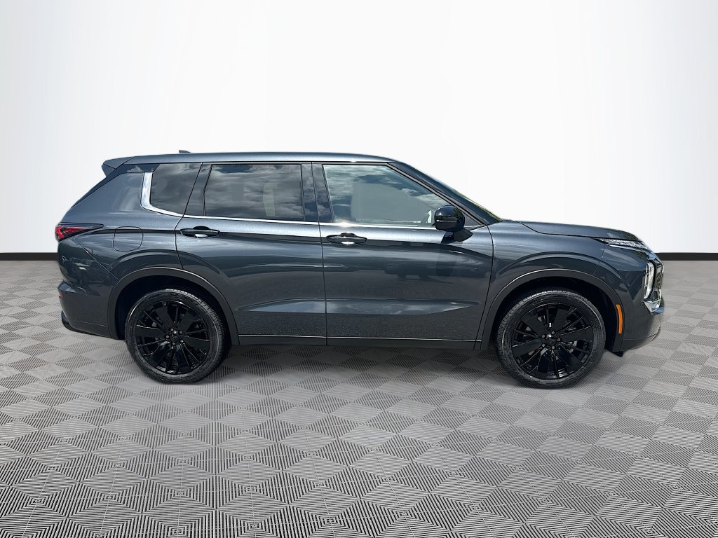 New 2026 Mitsubishi Outlander LE FWD image 4