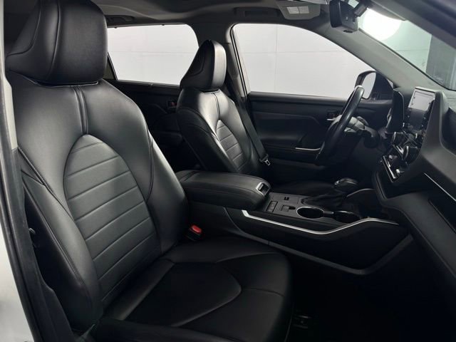 Used 2020 Toyota Highlander XLE image 15