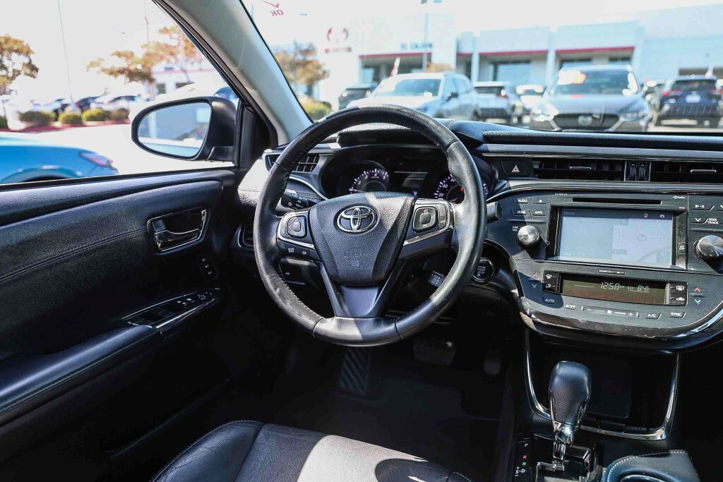 Used 2016 Toyota Avalon XLE Premium FWD image 4
