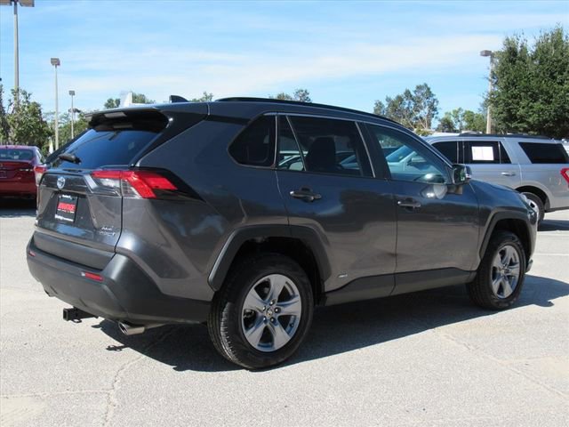 Used 2022 Toyota RAV4 XLE image 6
