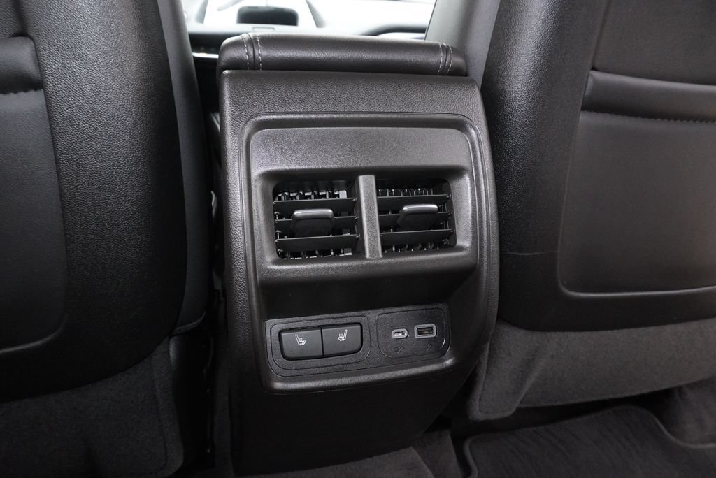 Used 2023 Cadillac XT4 Luxury w/ Cold Weather Package FWD image 26