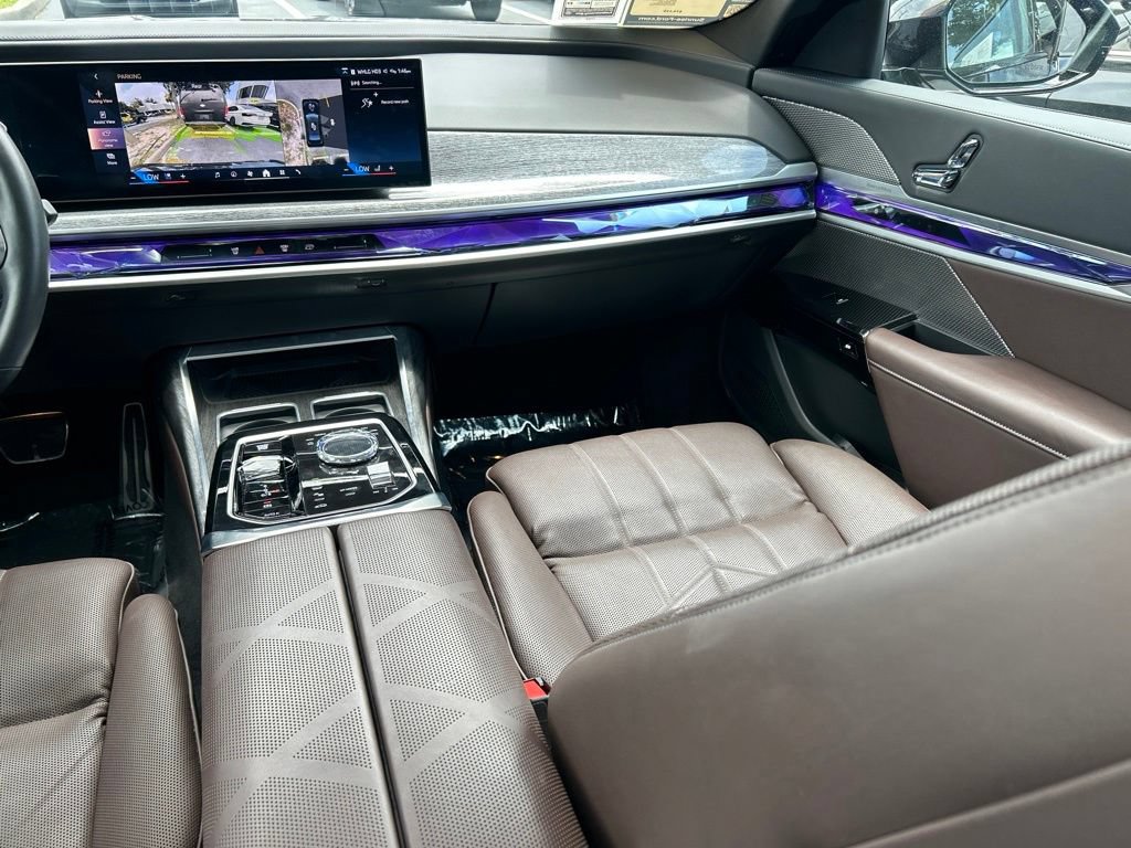 Used 2025 BMW 740i RWD image 11