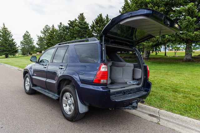 Used 2007 Toyota 4Runner SR5 AWD/4WD image 8