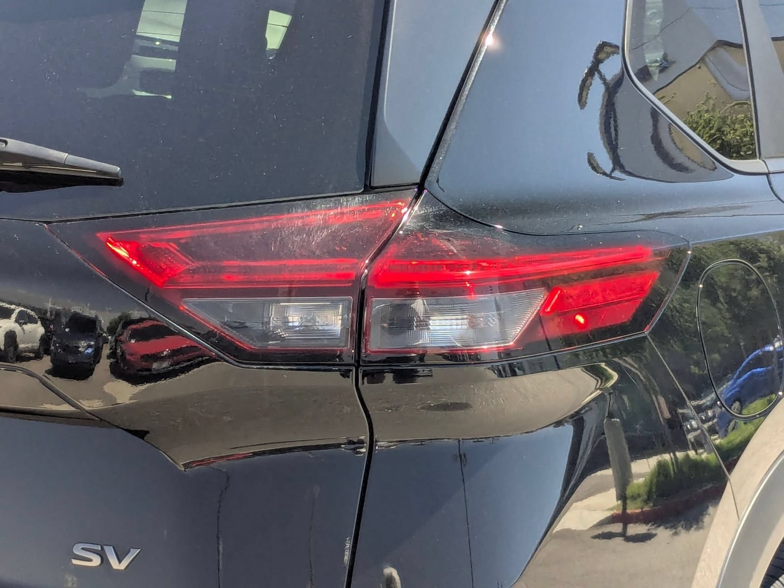 Used 2024 Nissan Rogue SV FWD image 11